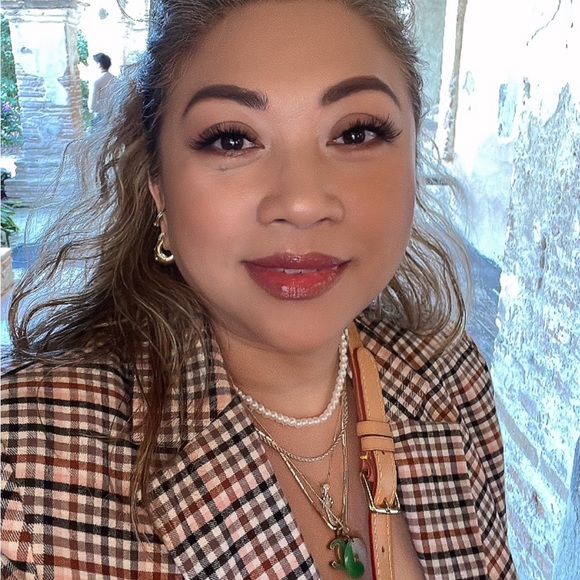 Minimalist Water Drop Rhinestones Earrings (Silver Tone) - Picture 6 of 7